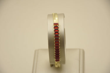Chic Elegance: Contemporary 18K Gold-Plated Brass Bracelet